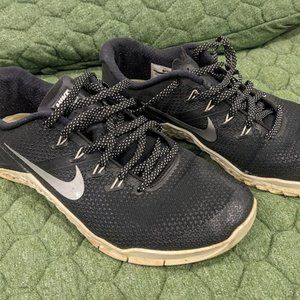 Nike Metcon 4 size 10.5 Black/White/Silver